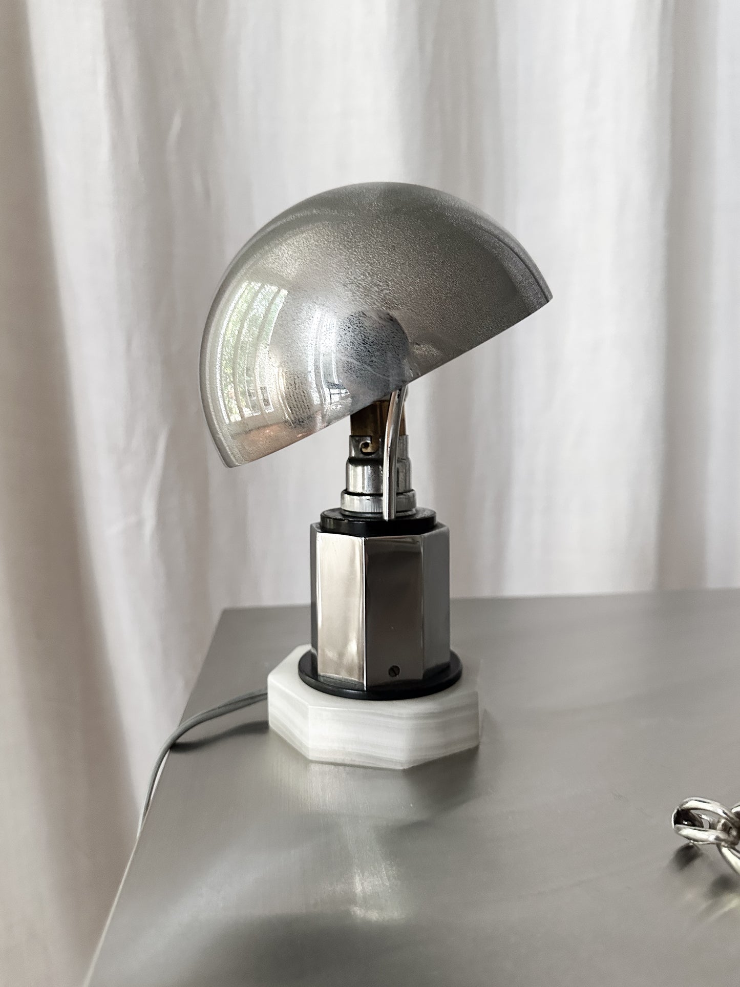 LAMP C1930