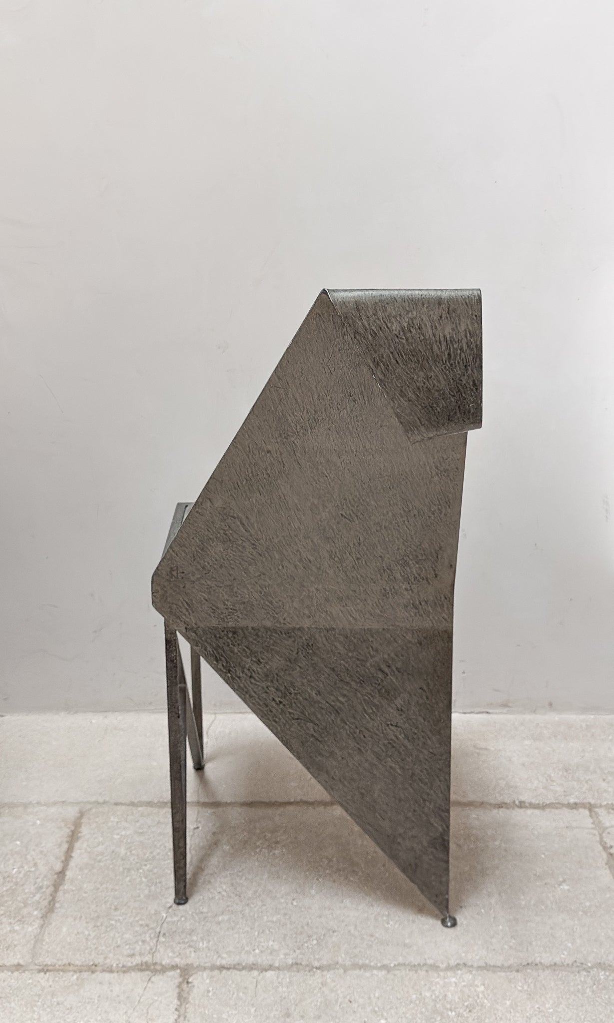 CHAIR 1985